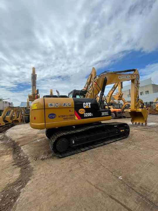 Used CAT second hand Caterpillar 320 320B 320C 320D Excavator Excavadoras de segunda mano - Bager: slika 5 Used CAT second hand Caterpillar 320 320B 320C 320D Excavator Excavadoras de segunda mano - Bager: slika 5
