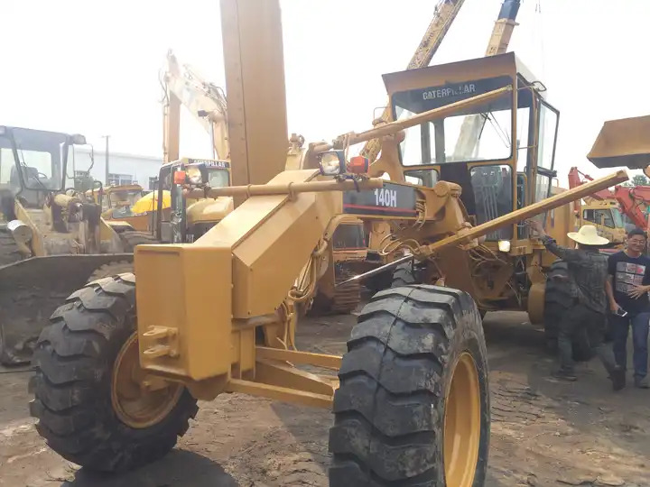 Used Cat 140H motor grader with good condition,USED heavy equipment used motor grader CAT 140H grader in China on sale - Greder: slika 3 Used Cat 140H motor grader with good condition,USED heavy equipment used motor grader CAT 140H grader in China on sale - Greder: slika 3