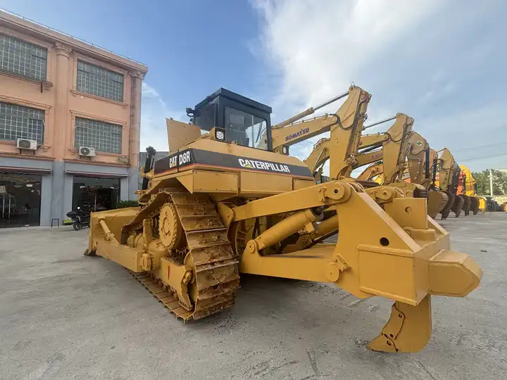 Used Caterpillar bulldozer CAT D8R on sale - Buldožer: slika 4 Used Caterpillar bulldozer CAT D8R on sale - Buldožer: slika 4