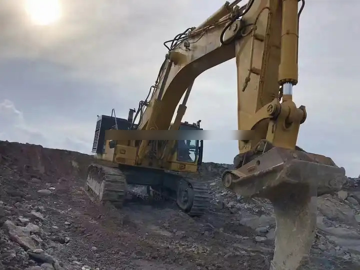 Used Crawler second hand KOMAT SU digger PC800 large Excavator with buckets for sale 80ton Used Crawler second hand KOMAT SU dig - Bager goseničar: slika 3 Used Crawler second hand KOMAT SU digger PC800 large Excavator with buckets for sale 80ton Used Crawler second hand KOMAT SU dig - Bager goseničar: slika 3