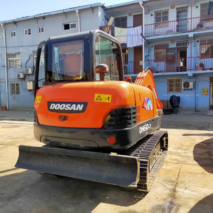 Used Doosan Machinery for Sale Mini excavator DH55-V DH60-7 for sale Fast Delivery Competitive Price Digger Hydraulic Excavator - Bager goseničar: slika 4 Used Doosan Machinery for Sale Mini excavator DH55-V DH60-7 for sale Fast Delivery Competitive Price Digger Hydraulic Excavator - Bager goseničar: slika 4