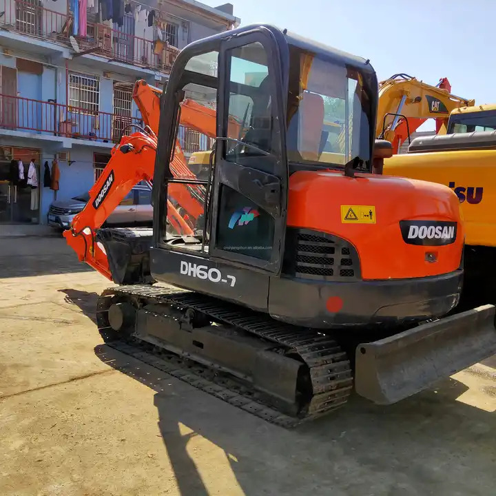 Used Doosan dh60-7 Excavator 100% Korea Used Mini Hydraulic Excavator Low Working Hours Low Price for sale - Bager goseničar: slika 2 Used Doosan dh60-7 Excavator 100% Korea Used Mini Hydraulic Excavator Low Working Hours Low Price for sale - Bager goseničar: slika 2