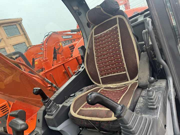 Used Excavator Doosan Dx75-9C Excavators Earth-moving Machinery Doosan Dx60 Dx80 Dx75-9c Dx225 Dh55 Dx60-9c for Sale - Bager goseničar: slika 2 Used Excavator Doosan Dx75-9C Excavators Earth-moving Machinery Doosan Dx60 Dx80 Dx75-9c Dx225 Dh55 Dx60-9c for Sale - Bager goseničar: slika 2