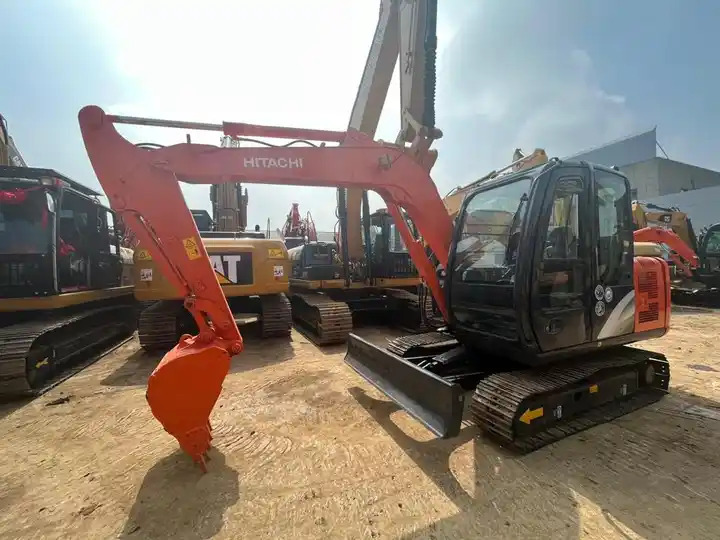 Used Hitachi ZX70 crawler Excavator, Japan Made used Hitachi ZX70 Mini Excavator in good condition on sale - Bager goseničar: slika 4 Used Hitachi ZX70 crawler Excavator, Japan Made used Hitachi ZX70 Mini Excavator in good condition on sale - Bager goseničar: slika 4