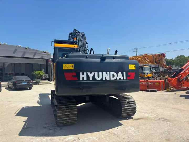 Used Korea Hyundai 220LC-9 22TON of Excavators in Good Condition Low Price Second-hand - Bager: slika 4 Used Korea Hyundai 220LC-9 22TON of Excavators in Good Condition Low Price Second-hand - Bager: slika 4