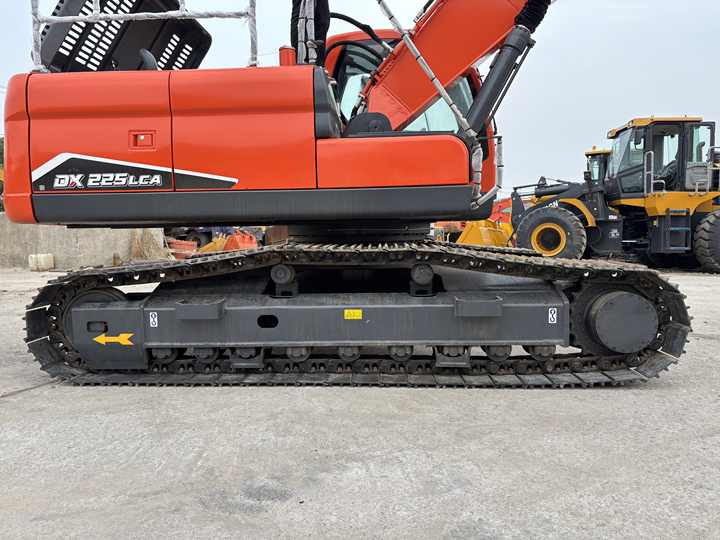 Used Original KoreaN Doosan DX225lca Excavator Doosan Excavators Engineering Machinery Doosan 22ton USED Excavadoras - Bager goseničar: slika 5 Used Original KoreaN Doosan DX225lca Excavator Doosan Excavators Engineering Machinery Doosan 22ton USED Excavadoras - Bager goseničar: slika 5