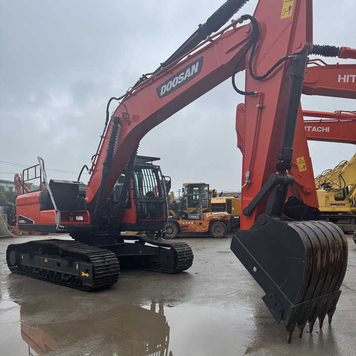 Used Original KoreaN Doosan DX225lca Excavator Doosan Excavators Engineering Machinery Doosan 22ton USED Excavadoras - Bager goseničar: slika 1 Used Original KoreaN Doosan DX225lca Excavator Doosan Excavators Engineering Machinery Doosan 22ton USED Excavadoras - Bager goseničar: slika 1
