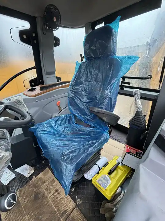 Used caterpillar backhoe loader CAT 420F2 in good condition for sale - Bager nakladalec: slika 5 Used caterpillar backhoe loader CAT 420F2 in good condition for sale - Bager nakladalec: slika 5