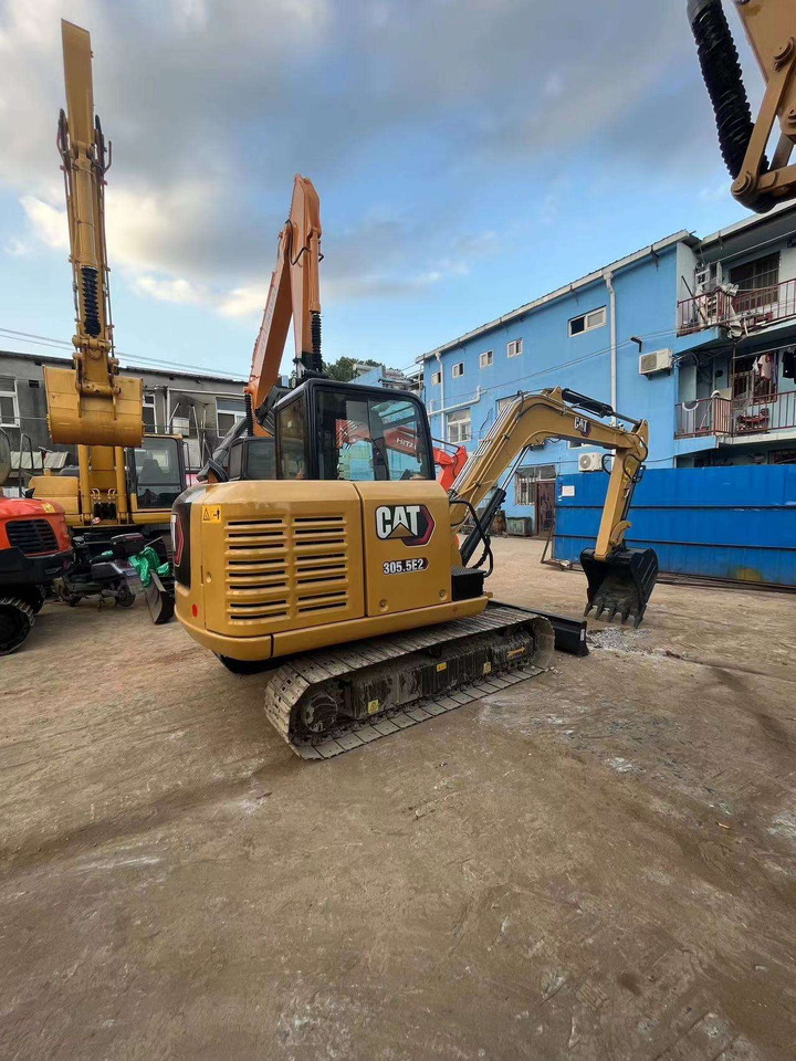 Used construction machine 305.5E2 CAT excavator mini 5 tons excavator high performance cheap - Bager goseničar: slika 2 Used construction machine 305.5E2 CAT excavator mini 5 tons excavator high performance cheap - Bager goseničar: slika 2
