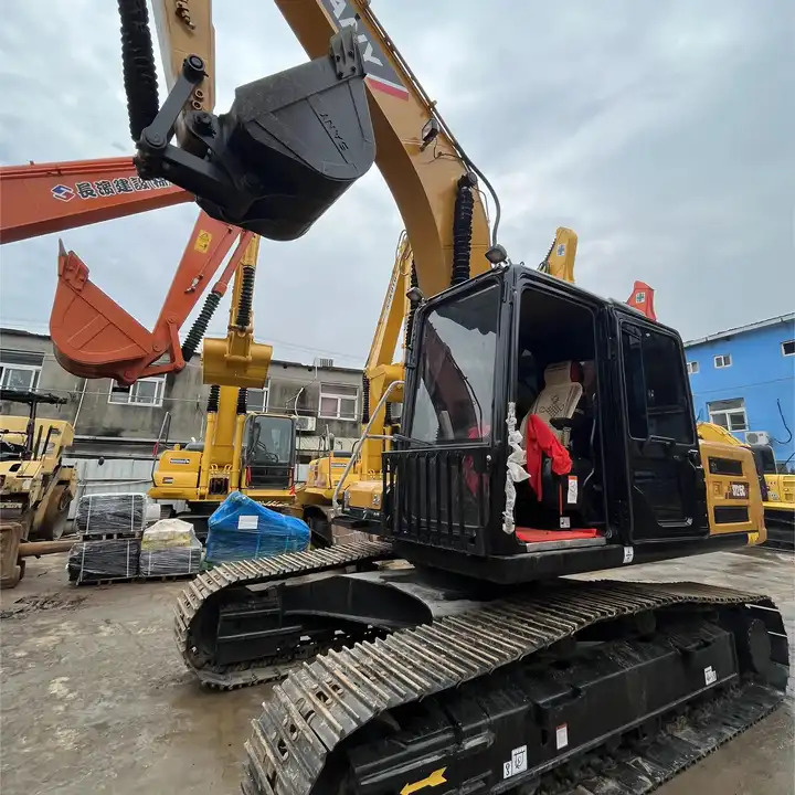 Used digger second Hand 20 ton Excavator Sany 215cpro Crawler Excavator on sale - Bager goseničar: slika 1 Used digger second Hand 20 ton Excavator Sany 215cpro Crawler Excavator on sale - Bager goseničar: slika 1