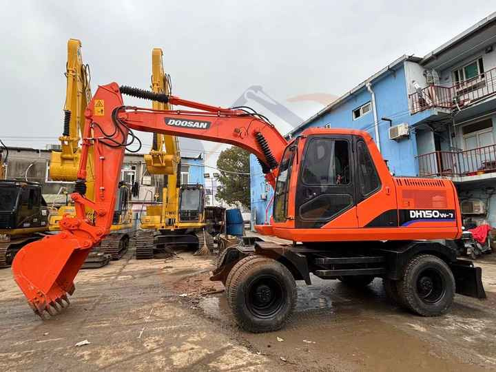 Used excavator doosan dh150 excavators machinery doosan dx60 dx80 dx75 dx225 Good Condition Low price - Bager goseničar: slika 3 Used excavator doosan dh150 excavators machinery doosan dx60 dx80 dx75 dx225 Good Condition Low price - Bager goseničar: slika 3