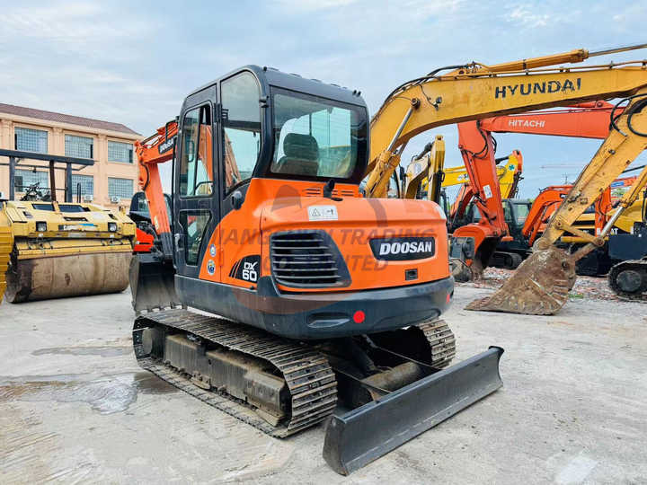 Used excavator doosan dx60 excavators earth-moving machinery doosan dx60 dx80 dx75 dx225 dh60 dh60-7for sale - Bager goseničar: slika 5 Used excavator doosan dx60 excavators earth-moving machinery doosan dx60 dx80 dx75 dx225 dh60 dh60-7for sale - Bager goseničar: slika 5