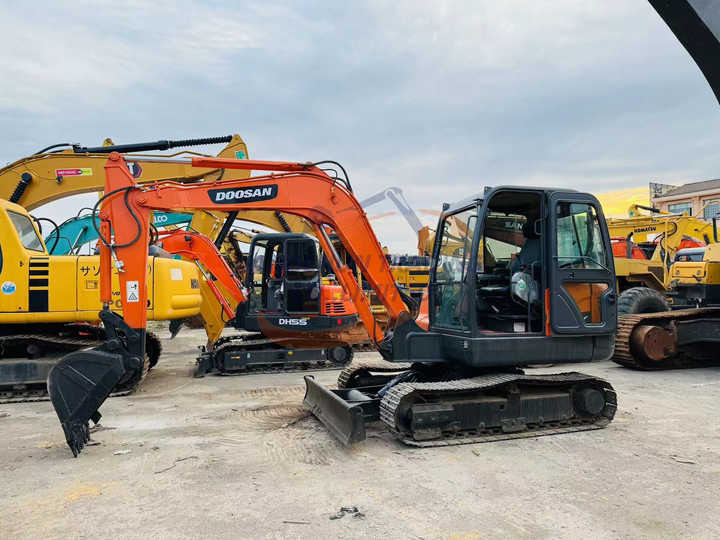 Used excavator doosan dx60 excavators earth-moving machinery doosan dx60 dx80 dx75 dx225 dh60 dh60-7for sale - Bager goseničar: slika 3 Used excavator doosan dx60 excavators earth-moving machinery doosan dx60 dx80 dx75 dx225 dh60 dh60-7for sale - Bager goseničar: slika 3