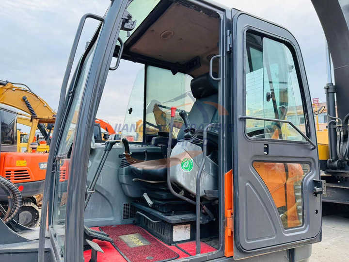 Used excavator doosan dx60 excavators earth-moving machinery doosan dx60 dx80 dx75 dx225 dh60 dh60-7for sale - Bager goseničar: slika 4 Used excavator doosan dx60 excavators earth-moving machinery doosan dx60 dx80 dx75 dx225 dh60 dh60-7for sale - Bager goseničar: slika 4