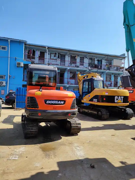 Used excavator doosan dx60 excavators earth-moving machinery doosan dx60 dx80 dx75 dx225 for sale - Bager goseničar: slika 2 Used excavator doosan dx60 excavators earth-moving machinery doosan dx60 dx80 dx75 dx225 for sale - Bager goseničar: slika 2