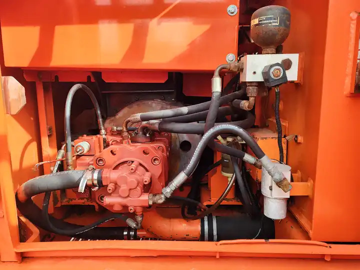 Well-maintained Cheap Price Korea Original Used Doosan Dh150,Dh150lc-7 Crawler Excavator in Shanghai - Bager goseničar: slika 3 Well-maintained Cheap Price Korea Original Used Doosan Dh150,Dh150lc-7 Crawler Excavator in Shanghai - Bager goseničar: slika 3