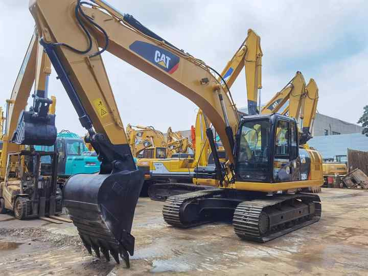 Heavy Excavator CAT 320d Original US Used CAT 320d Excavator 20 TonsExcavator CAT320C 320D 320d2 on sale - Bager goseničar: slika 2 Heavy Excavator CAT 320d Original US Used CAT 320d Excavator 20 TonsExcavator CAT320C 320D 320d2 on sale - Bager goseničar: slika 2