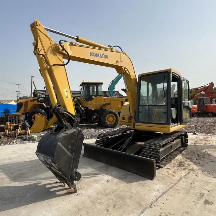 Komatsu used pc60-7 excavator/used 6ton excavator /Komatsu japan pc60-7 mini used excavator for sale Komatsu excavator - Bager goseničar: slika 1 Komatsu used pc60-7 excavator/used 6ton excavator /Komatsu japan pc60-7 mini used excavator for sale Komatsu excavator - Bager goseničar: slika 1
