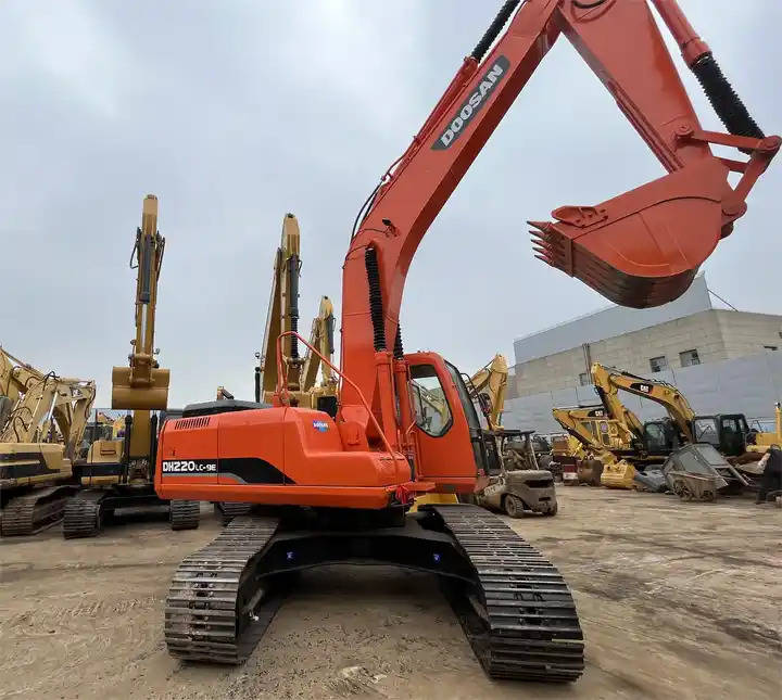 Used original Korea Doosan 20 ton excavator with cheap price and good condition DOOSAN Dx220LC-9e - Bager goseničar: slika 5 Used original Korea Doosan 20 ton excavator with cheap price and good condition DOOSAN Dx220LC-9e - Bager goseničar: slika 5