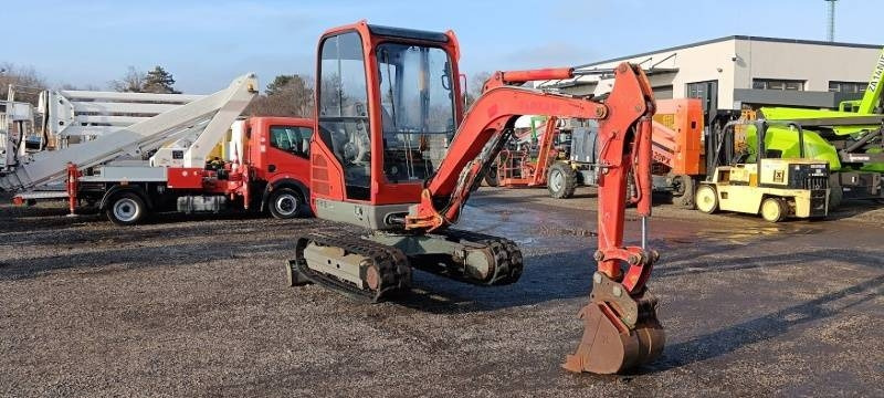 CAT 302.4D - Mini bager: slika 1 CAT 302.4D - Mini bager: slika 1