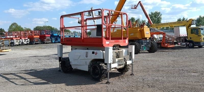Haulotte Compact 10 DX - 4x4 - 10m - diesel - Škarjasta dvižna ploščad: slika 1 Haulotte Compact 10 DX - 4x4 - 10m - diesel - Škarjasta dvižna ploščad: slika 1