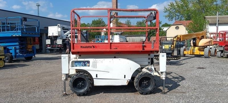 Haulotte Compact 10 DX - 4x4 - 10m - diesel - Škarjasta dvižna ploščad: slika 4 Haulotte Compact 10 DX - 4x4 - 10m - diesel - Škarjasta dvižna ploščad: slika 4