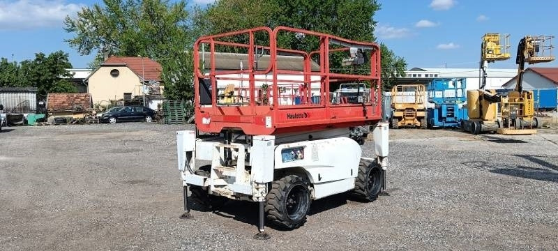 Haulotte Compact 10 DX - 4x4 - 10m - diesel - Škarjasta dvižna ploščad: slika 2 Haulotte Compact 10 DX - 4x4 - 10m - diesel - Škarjasta dvižna ploščad: slika 2