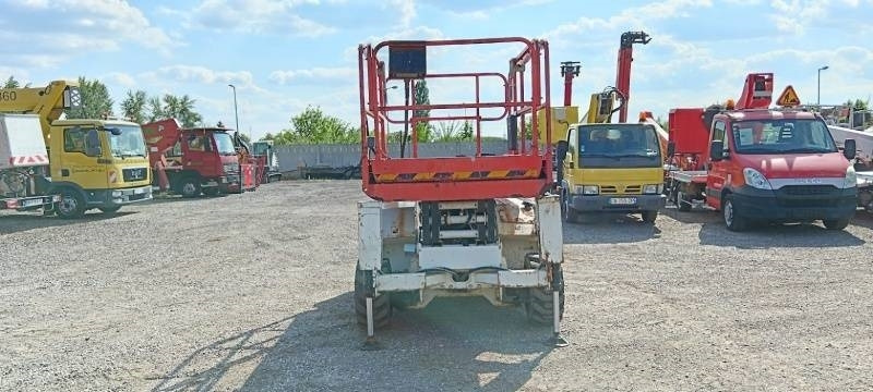 Haulotte Compact 10 DX - 4x4 - 10m - diesel - Škarjasta dvižna ploščad: slika 3 Haulotte Compact 10 DX - 4x4 - 10m - diesel - Škarjasta dvižna ploščad: slika 3