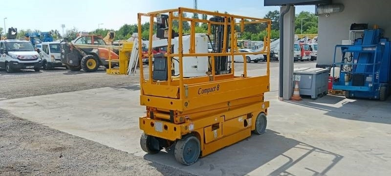 Haulotte Compact 8 - 8m, electric - Škarjasta dvižna ploščad: slika 2 Haulotte Compact 8 - 8m, electric - Škarjasta dvižna ploščad: slika 2