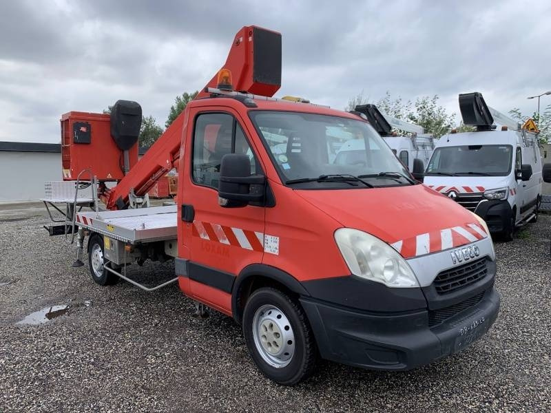 Iveco Daily GSR E179T - 17,1m - 200 kg - Dvižna ploščad montirana na tovornjak: slika 1 Iveco Daily GSR E179T - 17,1m - 200 kg - Dvižna ploščad montirana na tovornjak: slika 1