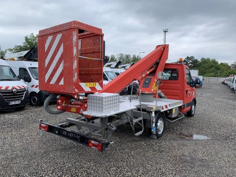 Iveco Daily GSR E179T - 17,1m - 200 kg  lizing Iveco Daily GSR E179T - 17,1m - 200 kg: slika 6
