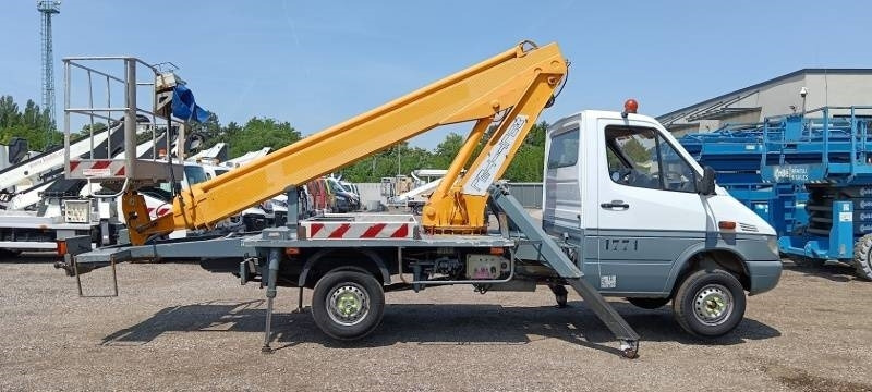 Mercedes-Benz Sprinter Multitel EC16 ALU - 16m, 265kg - Dvižna ploščad montirana na tovornjak: slika 4 Mercedes-Benz Sprinter Multitel EC16 ALU - 16m, 265kg - Dvižna ploščad montirana na tovornjak: slika 4