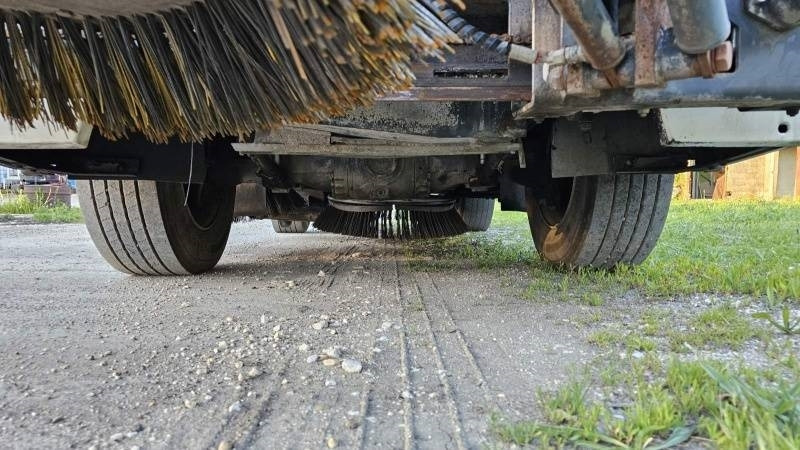 Mfh 5500 sweeper - with air conditionier - Vozilo za pometanje: slika 4 Mfh 5500 sweeper - with air conditionier - Vozilo za pometanje: slika 4