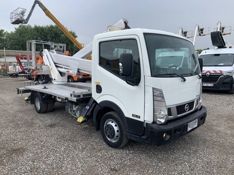 Nissan Cabstar Multitel HX195 - 19,5m - Dvižna ploščad montirana na tovornjak: slika 1 Nissan Cabstar Multitel HX195 - 19,5m - Dvižna ploščad montirana na tovornjak: slika 1