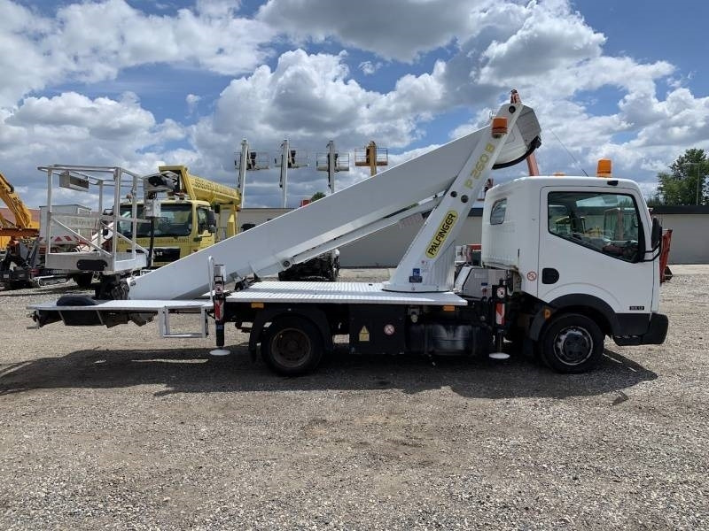 Nissan Cabstar Palfinger P260B - 25,6 m - 230 kg - Dvižna ploščad montirana na tovornjak: slika 4 Nissan Cabstar Palfinger P260B - 25,6 m - 230 kg - Dvižna ploščad montirana na tovornjak: slika 4