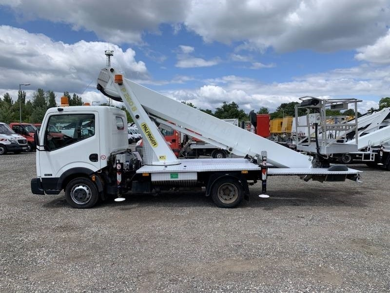 Nissan Cabstar Palfinger P260B - 25,6 m - 230 kg - Dvižna ploščad montirana na tovornjak: slika 5 Nissan Cabstar Palfinger P260B - 25,6 m - 230 kg - Dvižna ploščad montirana na tovornjak: slika 5
