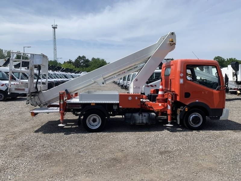 Nissan Cabstar Ruthmann-Steiger TB220 - 22,1m - 200 kg - Dvižna ploščad montirana na tovornjak: slika 3 Nissan Cabstar Ruthmann-Steiger TB220 - 22,1m - 200 kg - Dvižna ploščad montirana na tovornjak: slika 3