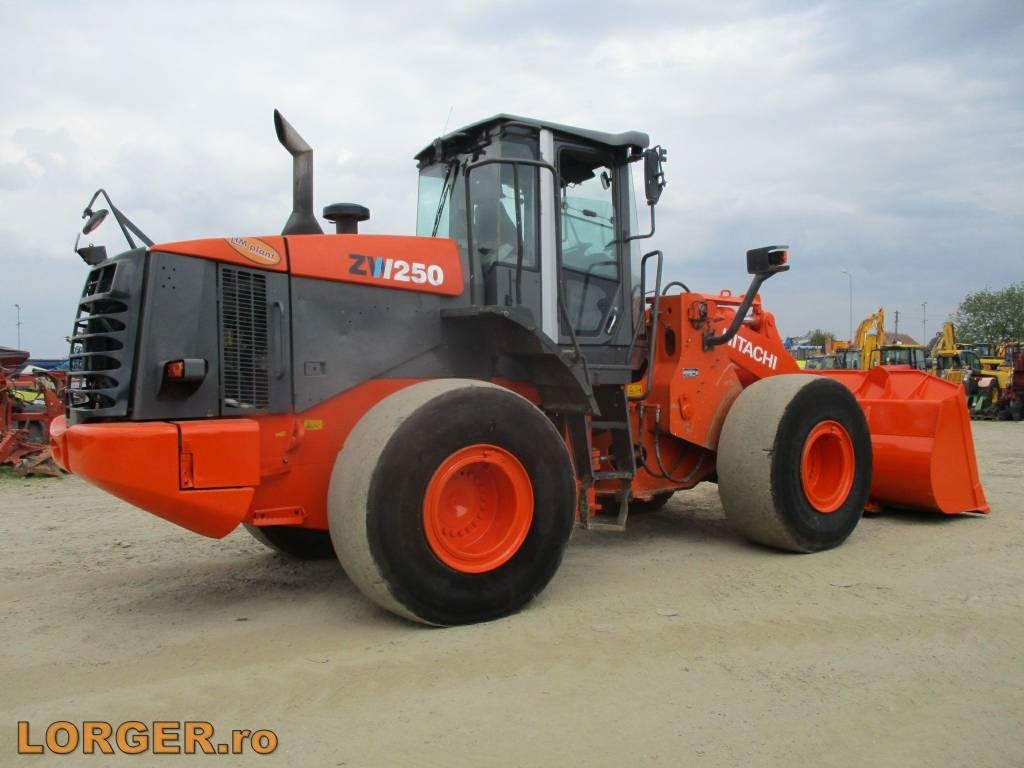 Hitachi ZW 250 - Kolesni nakladalec: slika 3 Hitachi ZW 250 - Kolesni nakladalec: slika 3