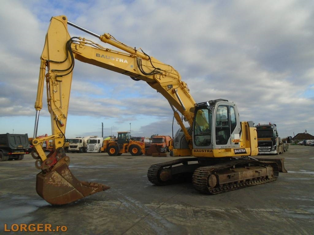 New Holland E 235 B SR-2* Blade - Bager goseničar: slika 2 New Holland E 235 B SR-2* Blade - Bager goseničar: slika 2