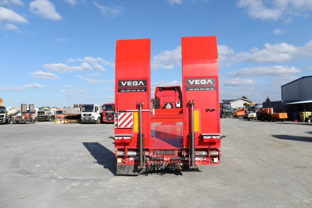 MAN TGX 18.500 4x2 LLS + Trailer Vega 3 axel lowbed - Vlačilec: slika 4 MAN TGX 18.500 4x2 LLS + Trailer Vega 3 axel lowbed - Vlačilec: slika 4