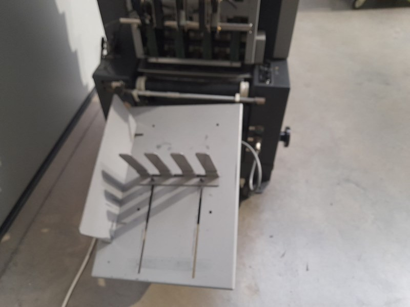 Horizon AC-8000 S | collator | 8 stations | 1992 - Tiskarski stroj: slika 5 Horizon AC-8000 S | collator | 8 stations | 1992 - Tiskarski stroj: slika 5