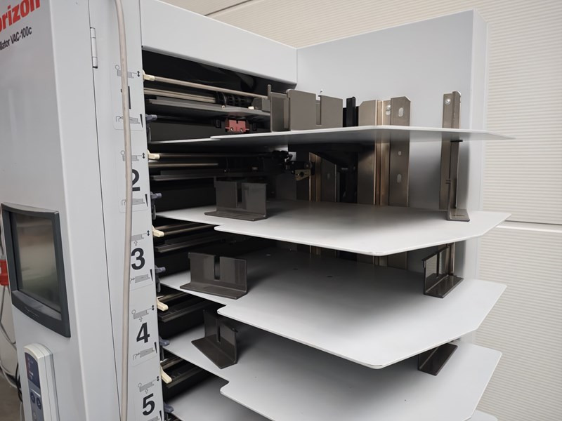 Horizon VAC-100 c | collator | 10 stations | 2008 | 33.2 mio - Tiskarski stroj: slika 4 Horizon VAC-100 c | collator | 10 stations | 2008 | 33.2 mio - Tiskarski stroj: slika 4