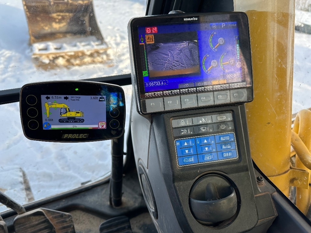 Bager goseničar Komatsu PC 210 LC-11: slika 32
