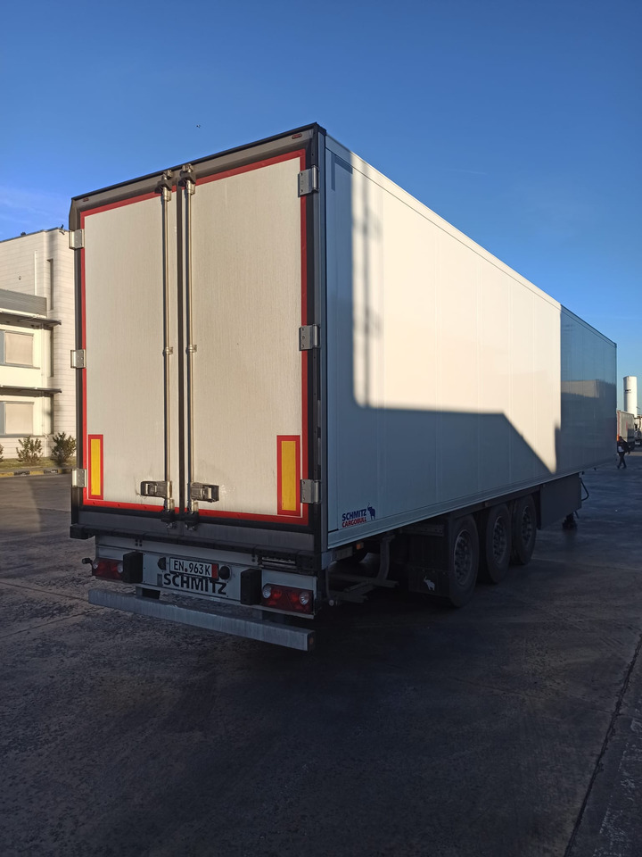 SCHMITZ CARGOBULL ThermoKing SKO 24/L - 13.4 FP COOL V7 FP 60 SMART - Polprikolica hladilnik: slika 4 SCHMITZ CARGOBULL ThermoKing SKO 24/L - 13.4 FP COOL V7 FP 60 SMART - Polprikolica hladilnik: slika 4
