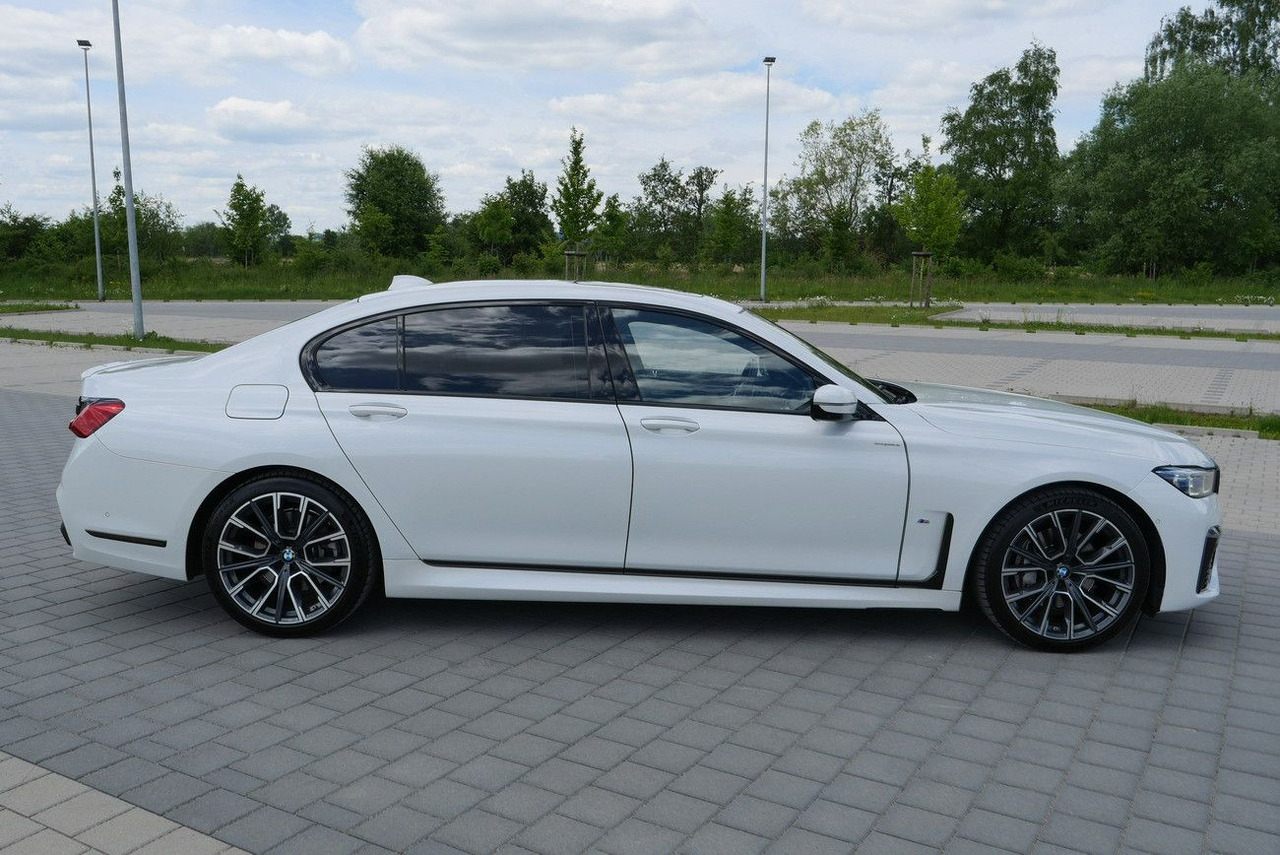 BMW 730Ld XDRIVE /VOLL/REAR ENTERT. /LANGSTRECKE 48V - Limuzina: slika 3 BMW 730Ld XDRIVE /VOLL/REAR ENTERT. /LANGSTRECKE 48V - Limuzina: slika 3