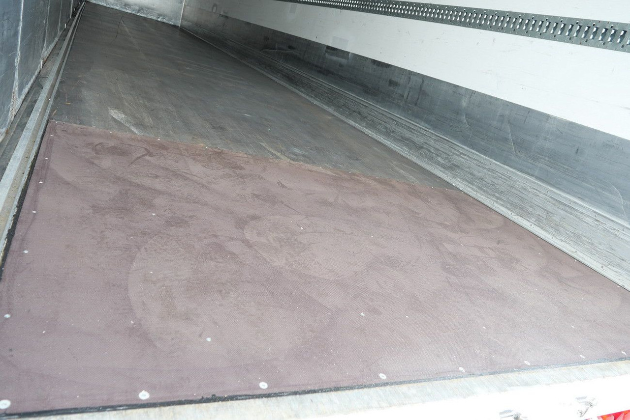 Polprikolica zabojnik EKERI T3-A /SEITLICHE TÜREN /FALTWAND 2700 mm: slika 25