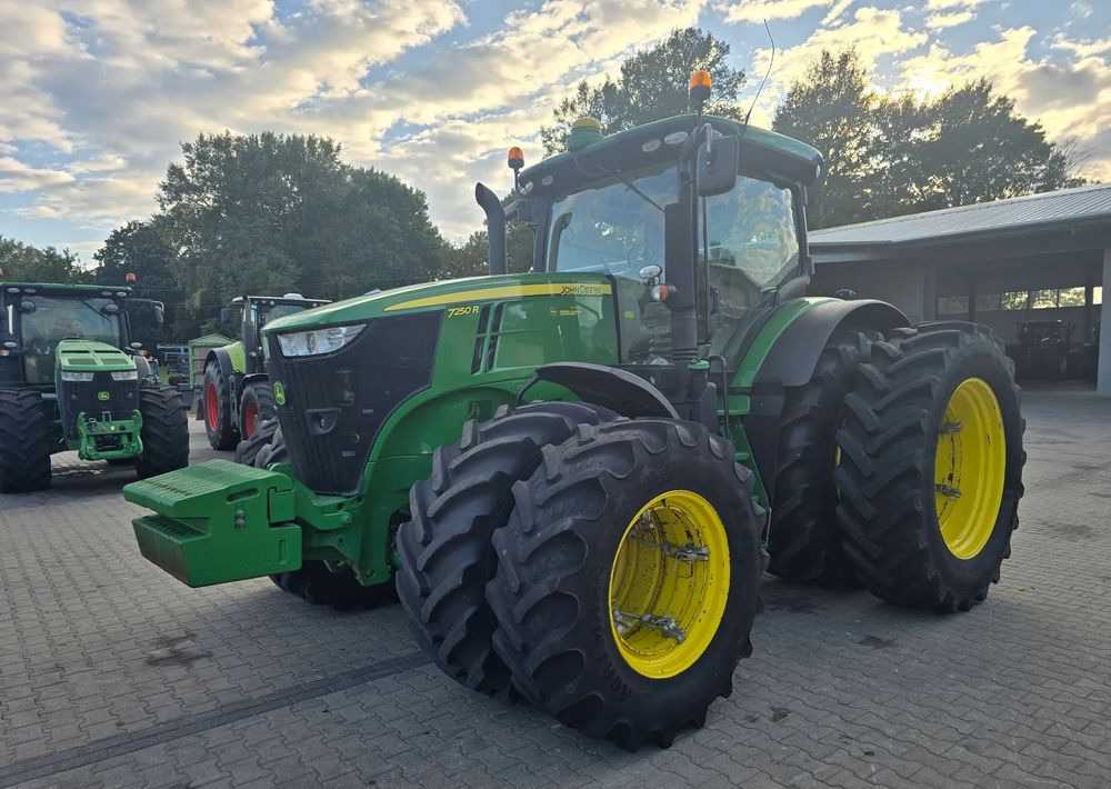 John Deere 7250R - Traktor: slika 2 John Deere 7250R - Traktor: slika 2
