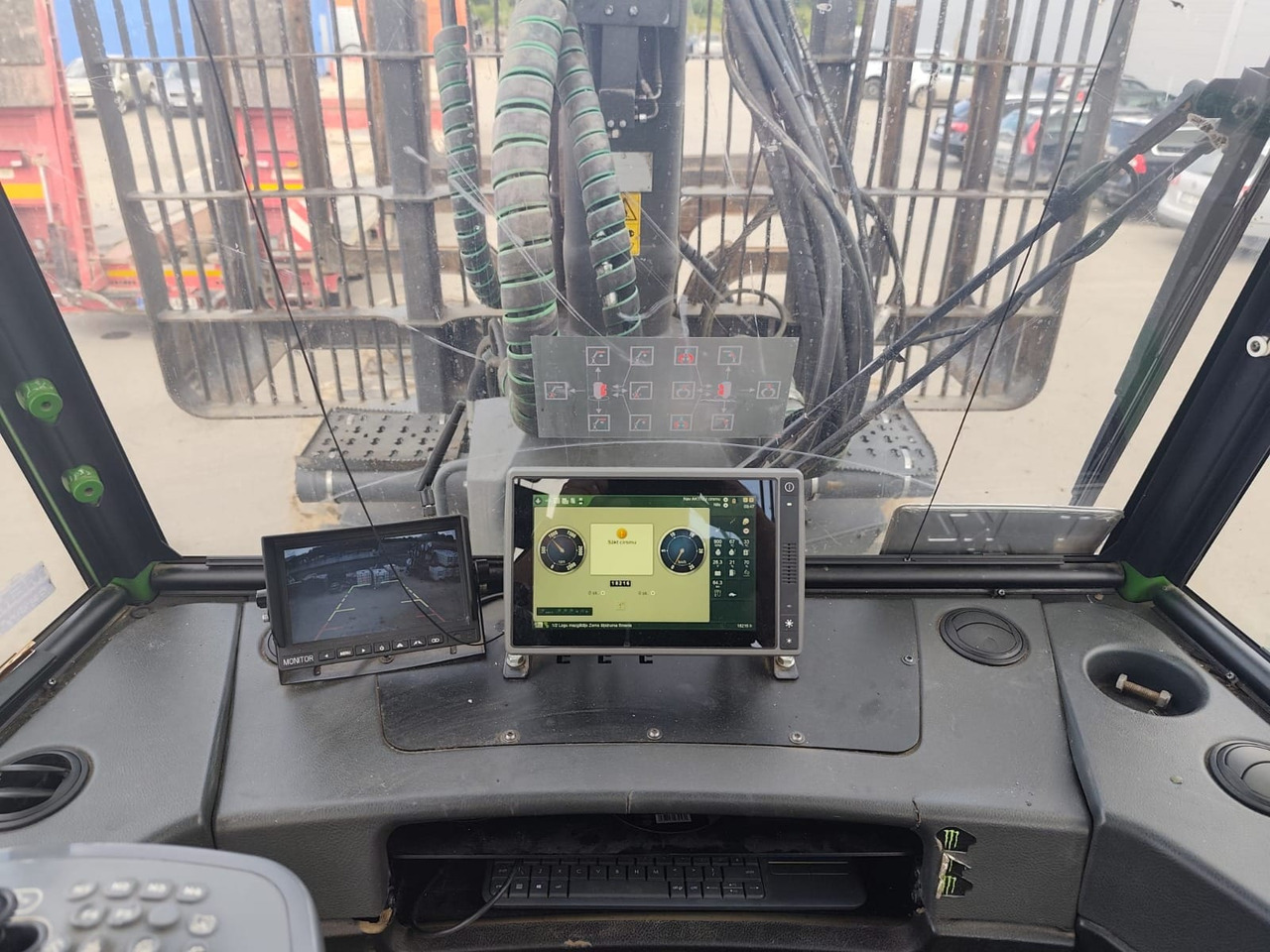 Forvarder JOHN DEERE 910G: slika 11