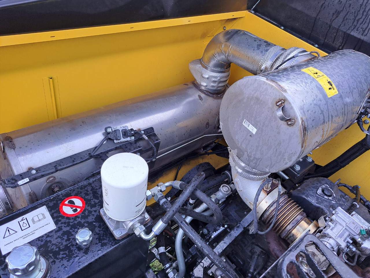 NEW HOLLAND TC 5.90 - Kombajn harvester: slika 5 NEW HOLLAND TC 5.90 - Kombajn harvester: slika 5