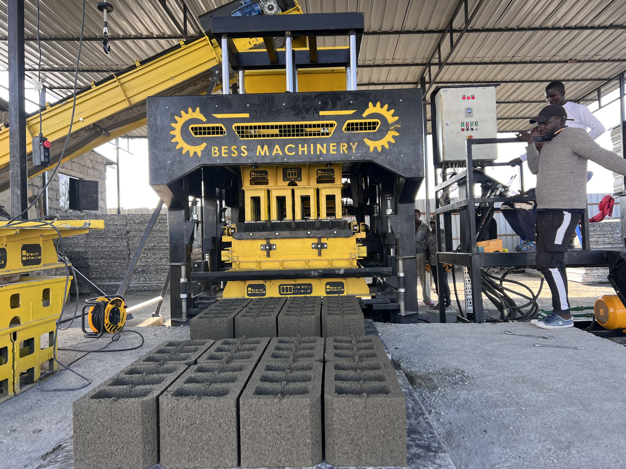 PRS-1000 Semi-Automatic Block Making Machine - Stroj za izdelavo betonskih blokov: slika 1 PRS-1000 Semi-Automatic Block Making Machine - Stroj za izdelavo betonskih blokov: slika 1